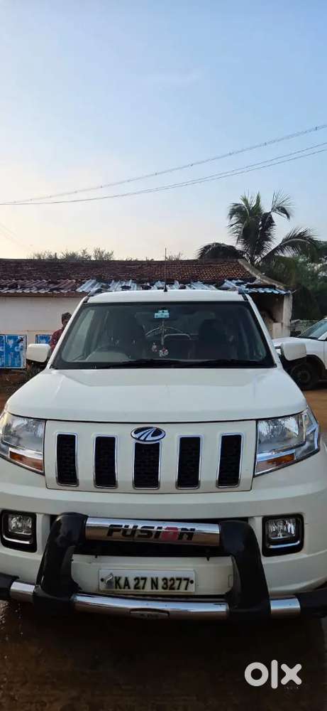 Mahindra Tuv 300 1.5 T8 2017