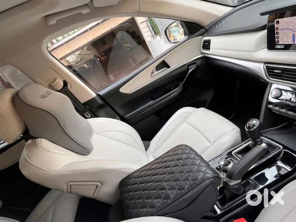 Mahindra Xuv700 2025 Diesel 28000 Km Driven
