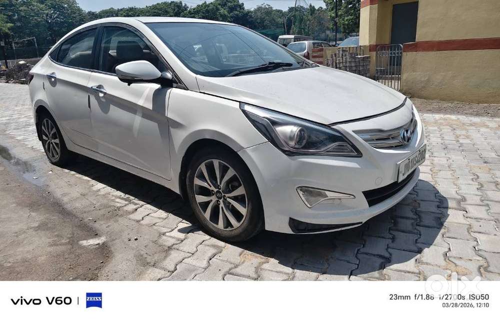 Hyundai Verna Fluidic 1.6 Vtvt Sx, 2015, Petrol