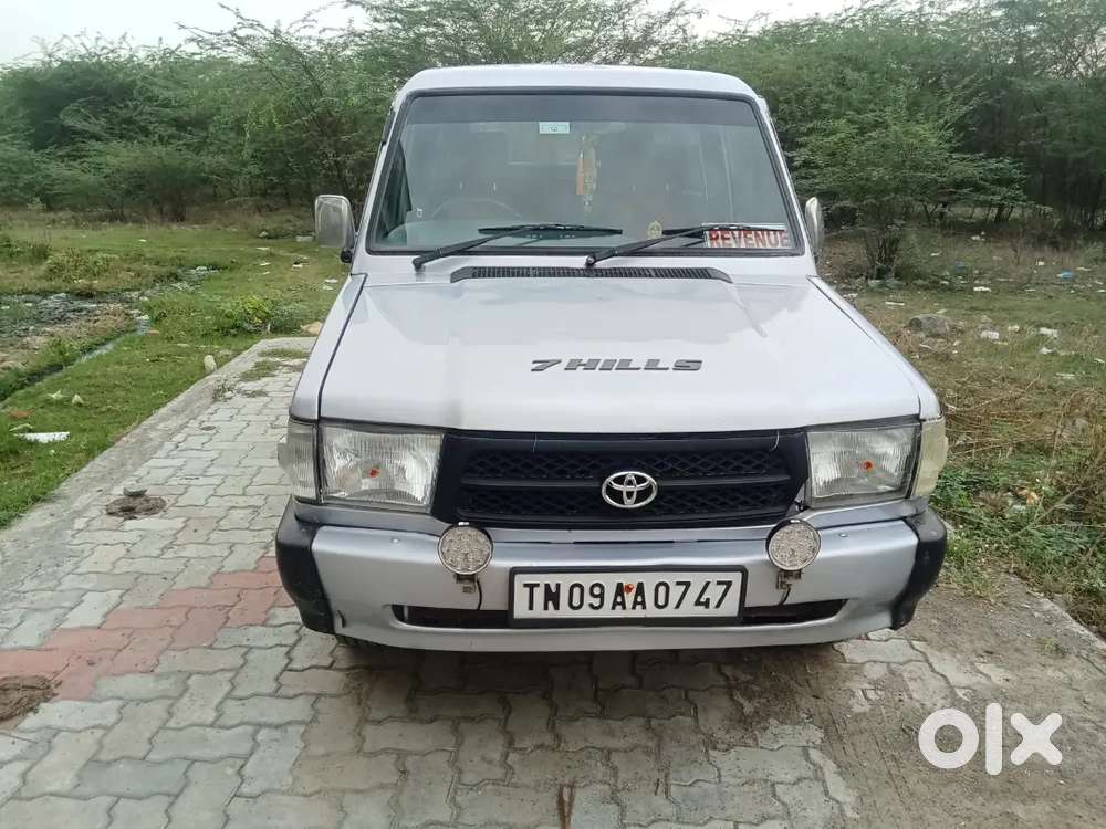 Toyota Qualis 2002 Diesel 100000 Km Driven