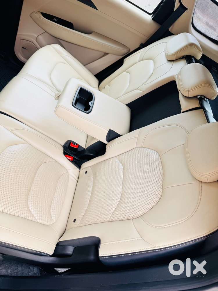 Excellent Condition- Automatic Mg Hector Dual Tone-showroom Maintained