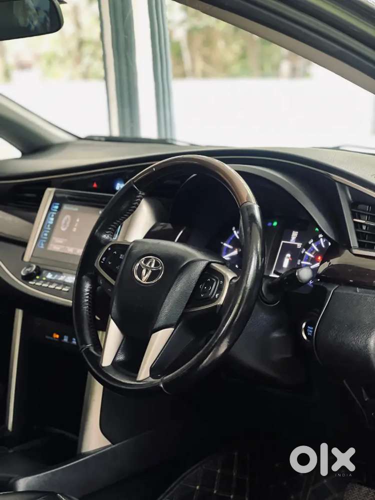 Toyota Innova Crysta 2.8 Zx At 2016  Kl Ready  Good Condition