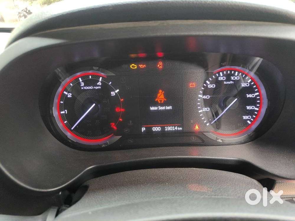 Mahindra Thar Lx 4-str Convertible At, 2022, Petrol