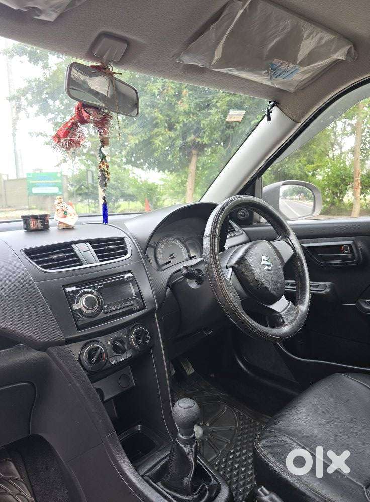 Maruti Suzuki Swift Lxi Optional-o, 2015, Petrol