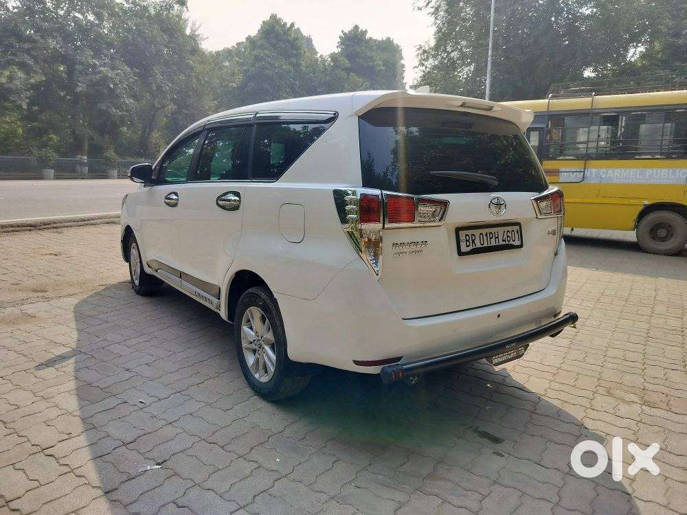 Toyota Innova Crysta 2.4 G Plus Mt 8 Str, 2017, Diesel