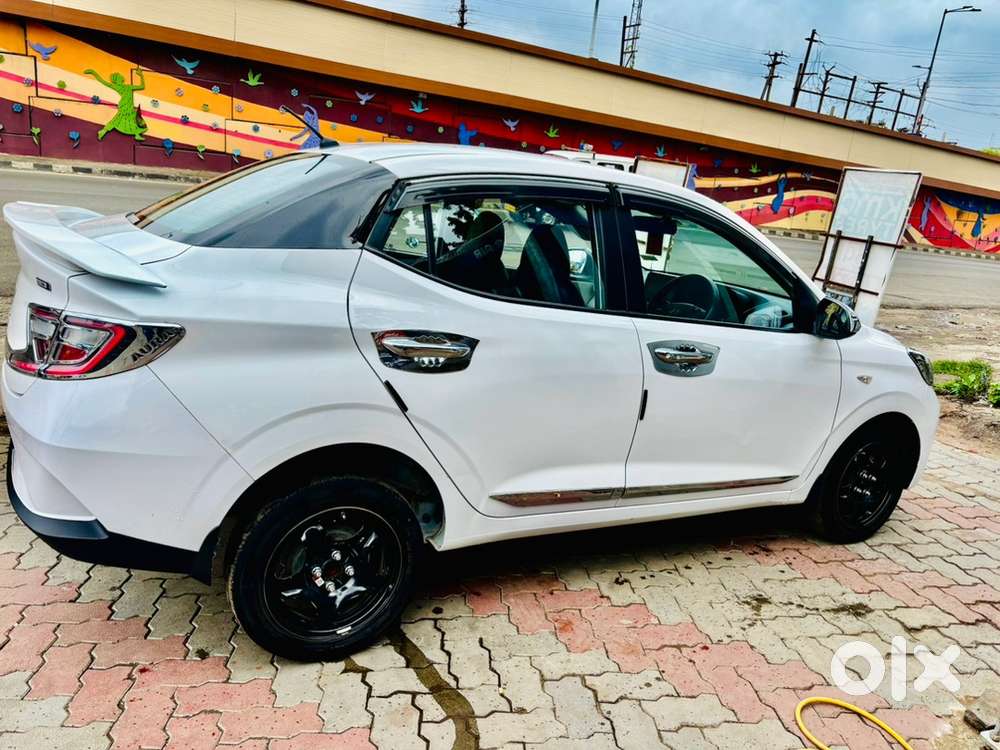 Hyundai Aura 2025 Cng
