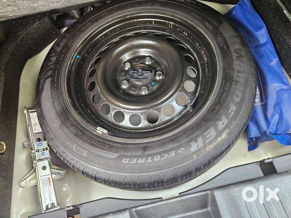 Maruti Suzuki Brezza 1.5 Vxi Smart Hybrid, 2024, Petrol