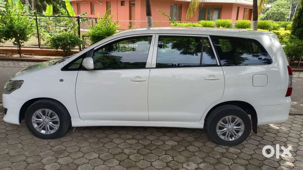 Toyota Innova 2.5 E Diesel Ms 7-seater, 2014