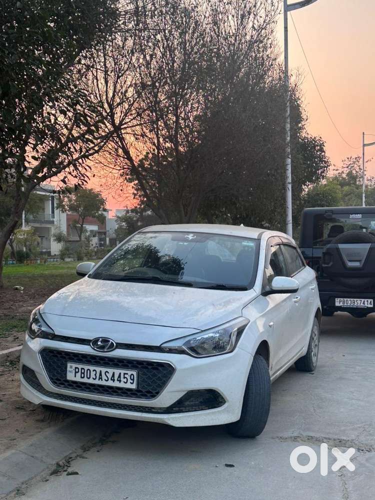 Hyundai Elite I20 2017 Petrol 120000 Km Driven