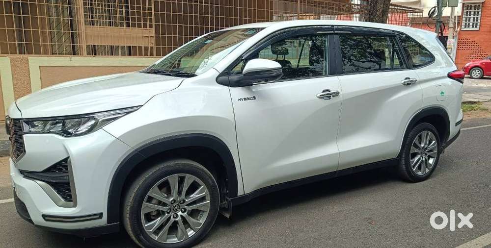 Toyota Innova Hycross 2.0 Zx Hybrid 7 Str, 2024, Petrol