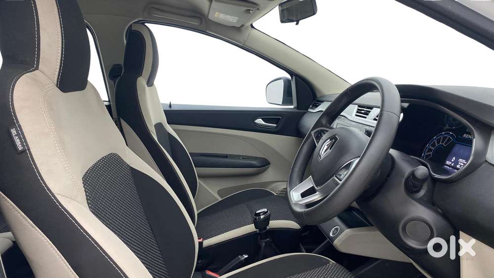 Renault Triber Rxz, 2022, Petrol