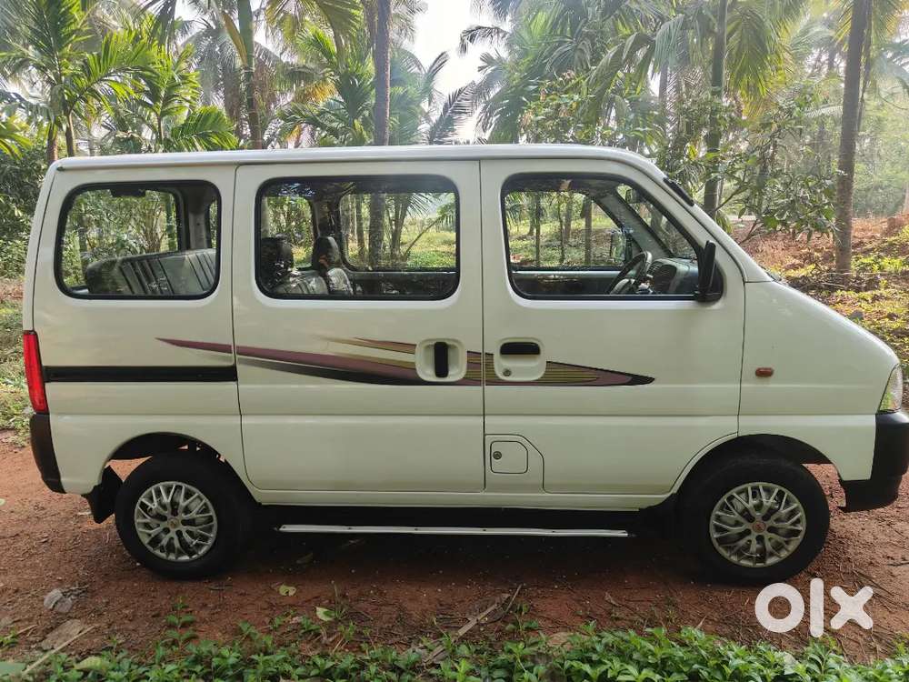 Eeco Petrol 8 Seater With Ac And Heater