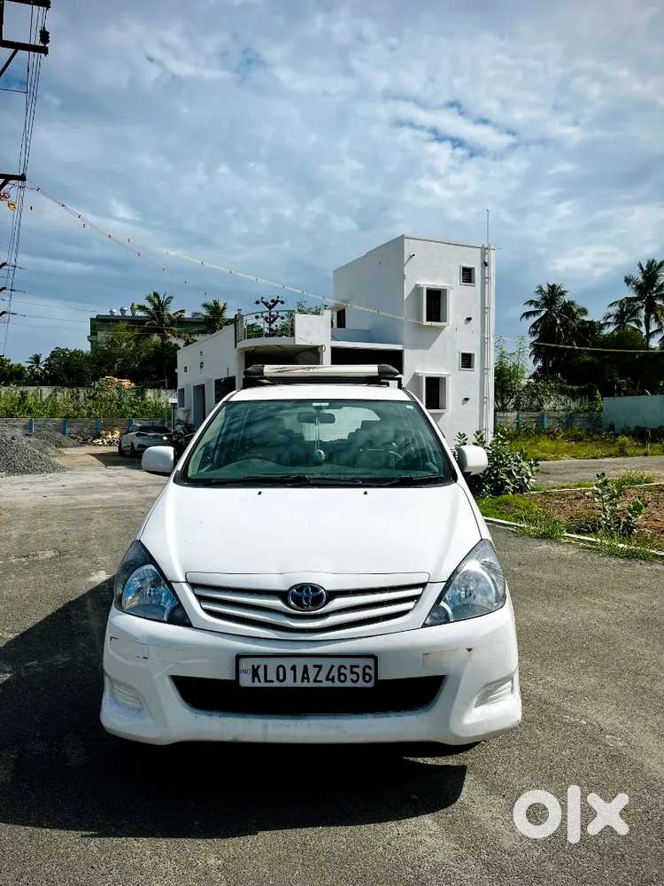 Toyota Innova Hycross 2010 Diesel 440000 Km Driven