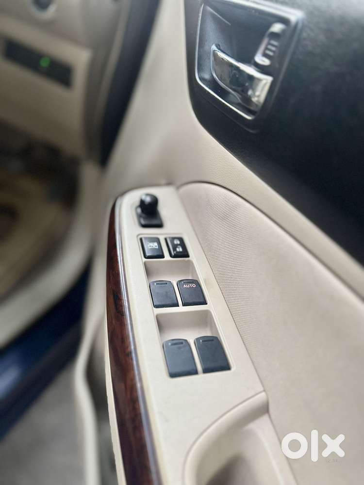 Maruti Suzuki Dzire 1.2 Zxi Plus Amt, 2017, Petrol