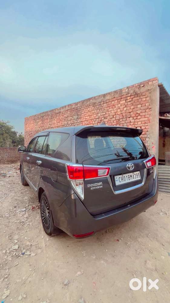 Toyota Innova Crysta 2017 Diesel 190000 Km Driven