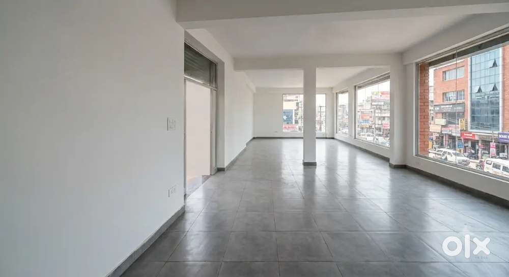 Ready-to-Move Space for Rent  Suitable for Service Center