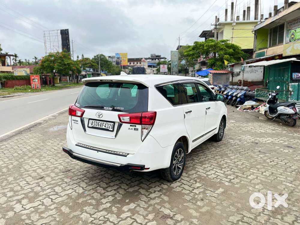 Toyota Innova Crysta 2.4 G Mt 8s, 2022, Diesel