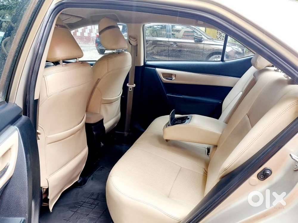 Toyota Corolla Altis G At, 2015, Petrol