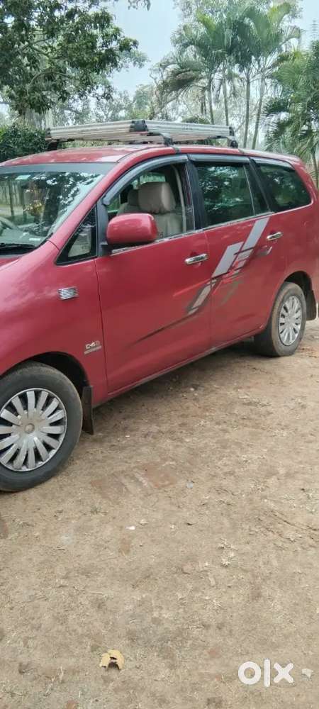 Toyota Innova 2011 Diesel 180000 Km Driven