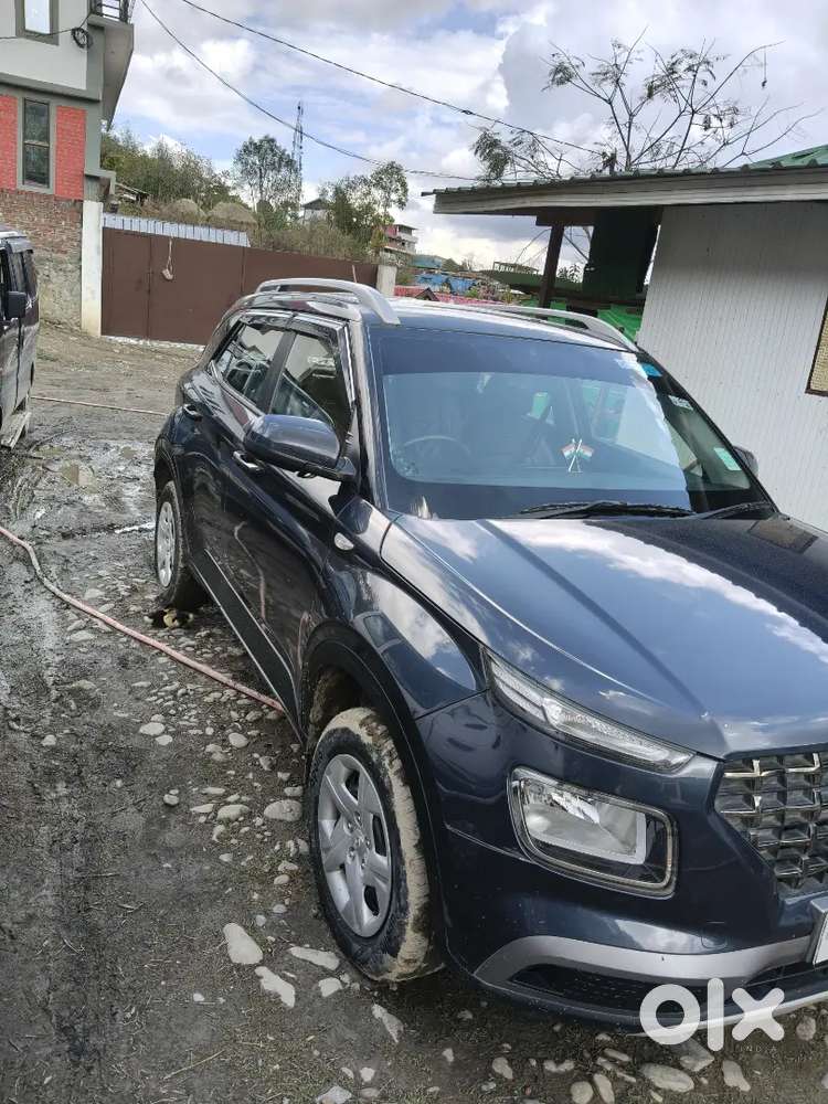 Hyundai Venue 2021 Petrol Well Maintained