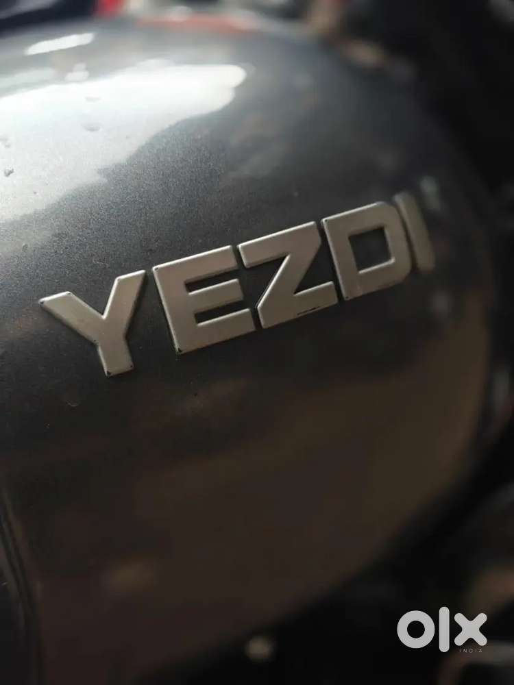 Yezdi Roadster 2022 Petrol Manual