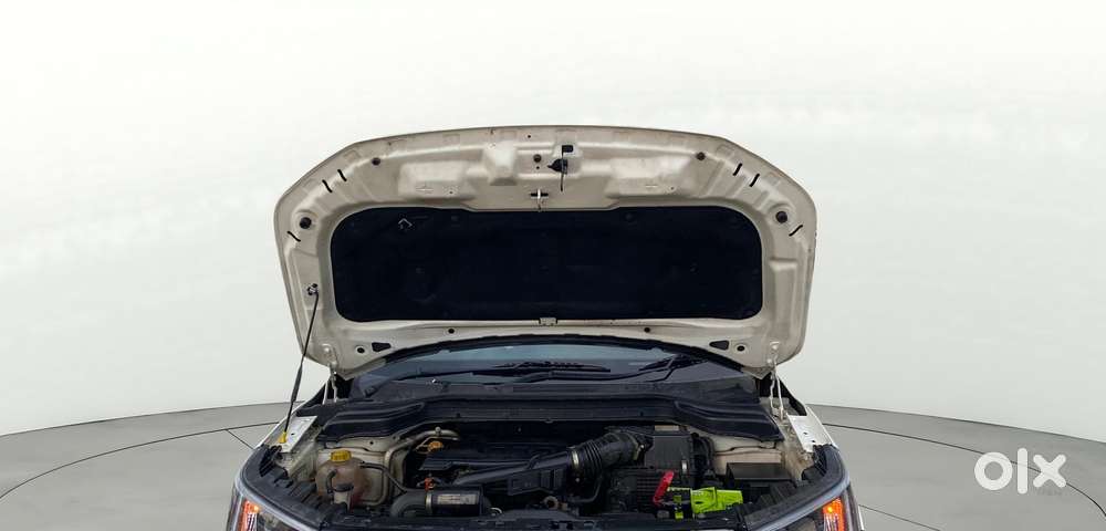 Mahindra Xuv300 W8, 2021, Petrol