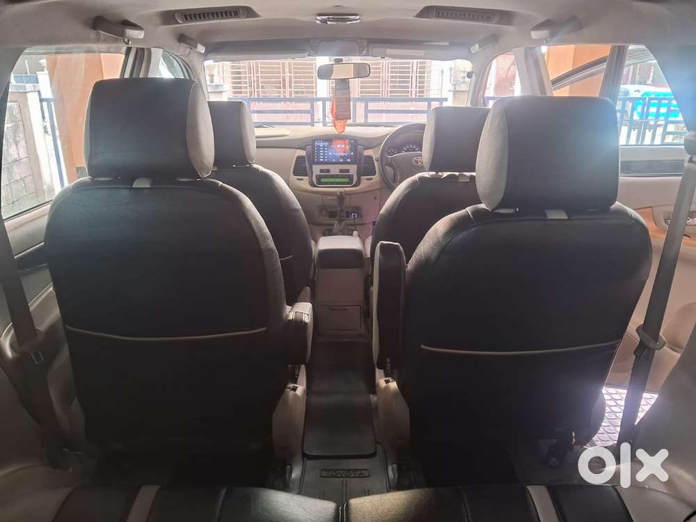 Toyota Innova 2.5 V Diesel 7-seater, 2010, Diesel