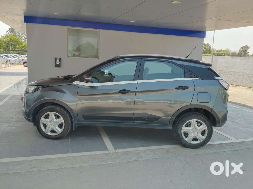 Tata Nexon 1.2 Revotron Xma Amt (s), 2022, Petrol