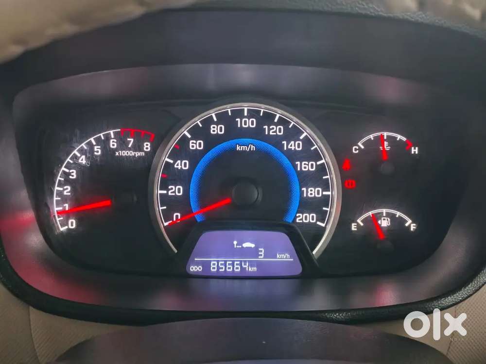 2019 Hyundai Grand I10 Sportz Petrol White Colour Tn38 Reg For Sale.