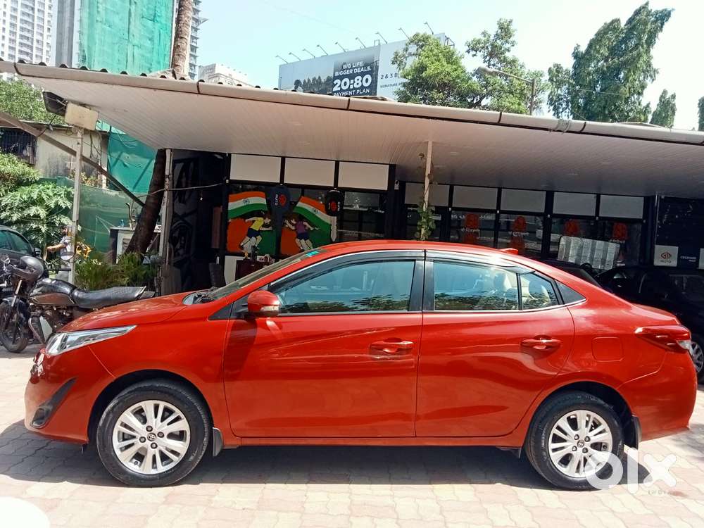 Toyota Yaris V Cvt, 2018, Petrol