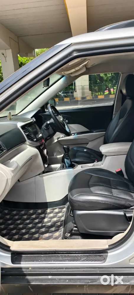Mahindra Xuv300 2020 Petrol Manual