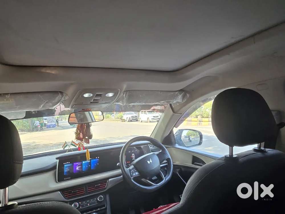 Mahindra Xuv700 Ax 5 Petrol 2021