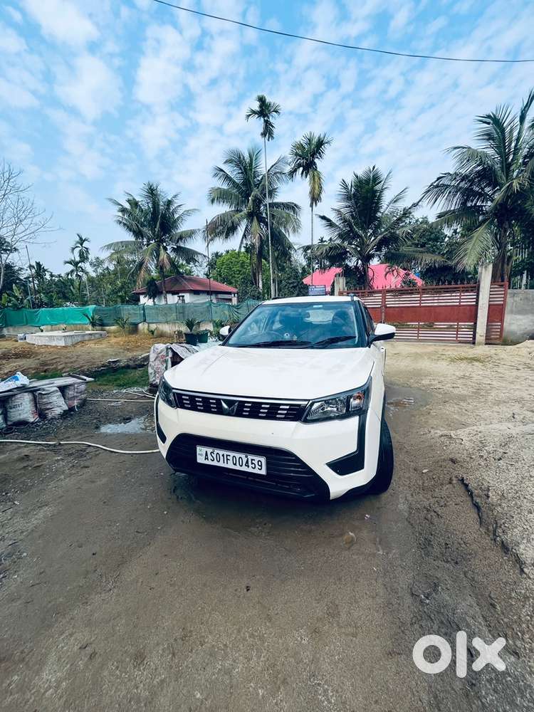 Mahindra Xuv300 Turbosport 2023 Petrol Well Maintained
