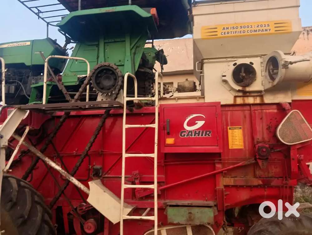 A new 2024 model box with 2011 jd 5310 engine all ready to go to field