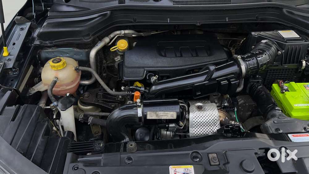 Mahindra Xuv300 1.2 W8 (o) Amt Petrol, 2022, Petrol