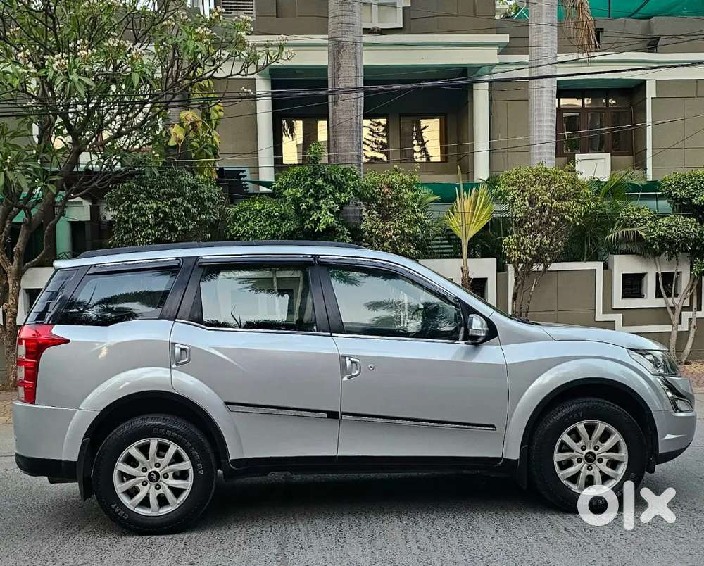 Mahindra Xuv500 W10 2016