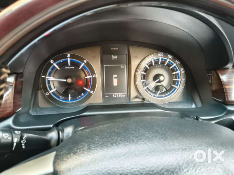 Toyota Innova Crysta 2.4 V 8 Str, 2016, Diesel