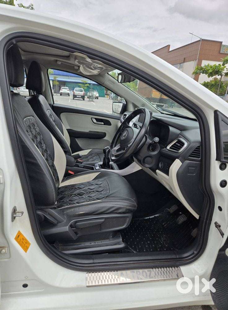 Tata Altroz Xz Plus (s), 2023, Petrol