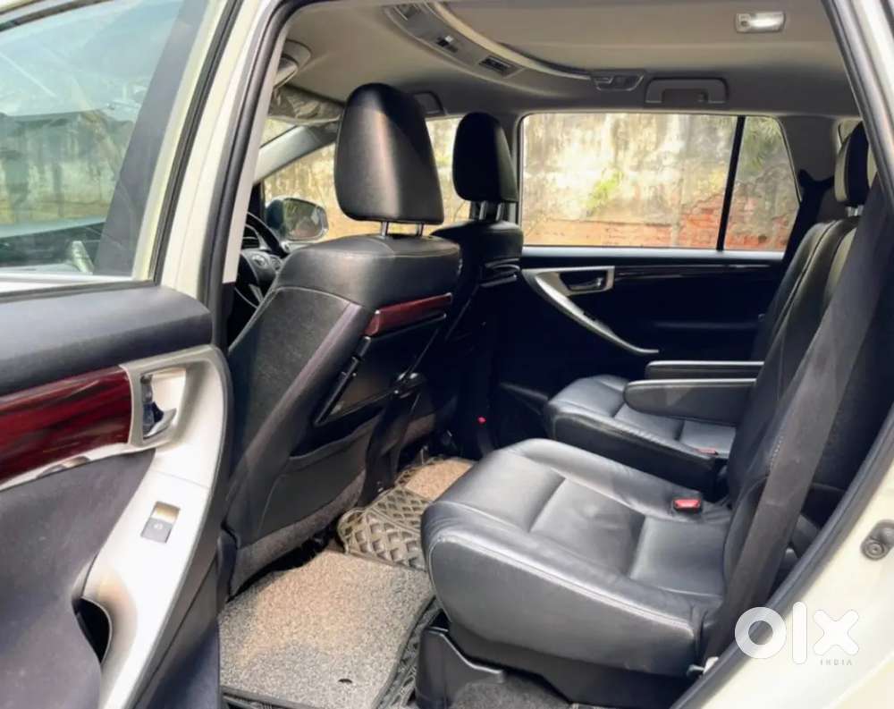 Toyota Innova Crysta 2018 Diesel Well Maintained