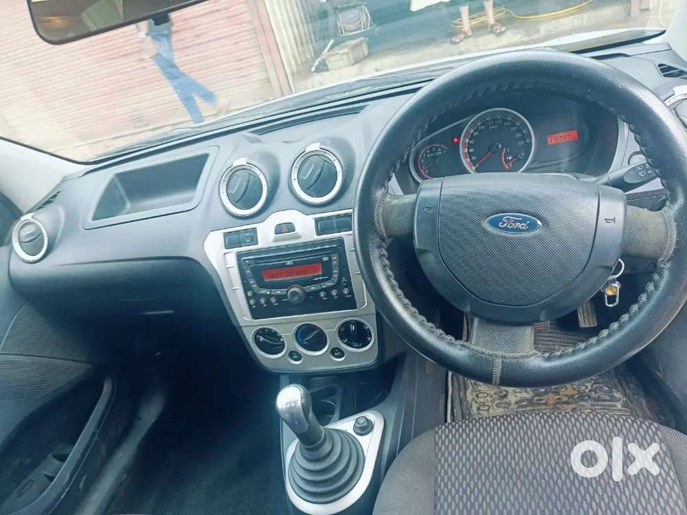Ford Figo 1.2 Titanium 2013