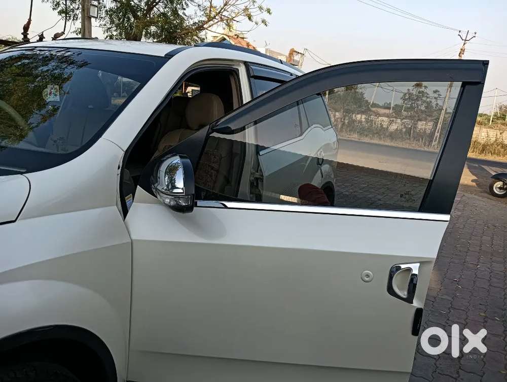 Mahindra Xuv500 2012