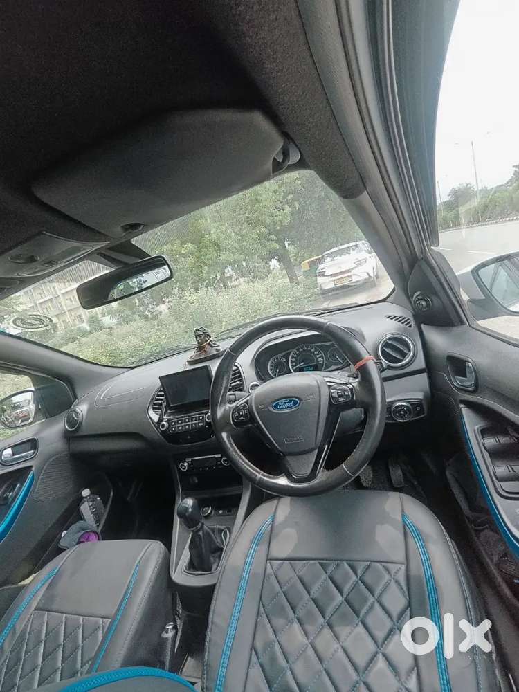 Ford Figo Titanium Blu 2020
