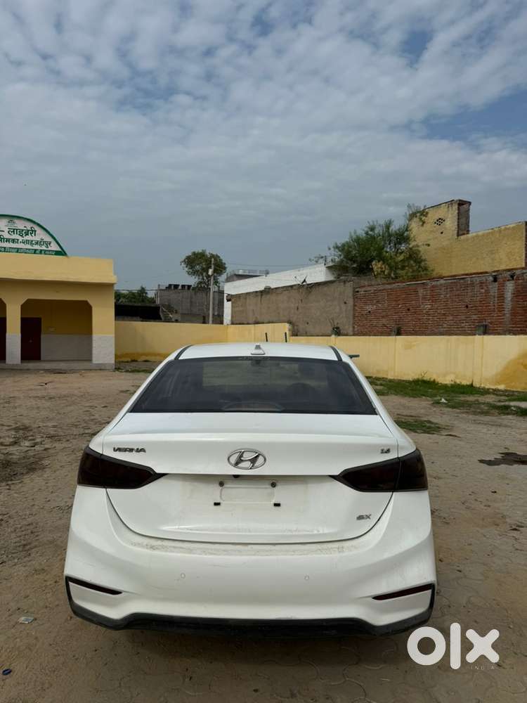 Hyundai Verna Petrol 100000 Km Driven