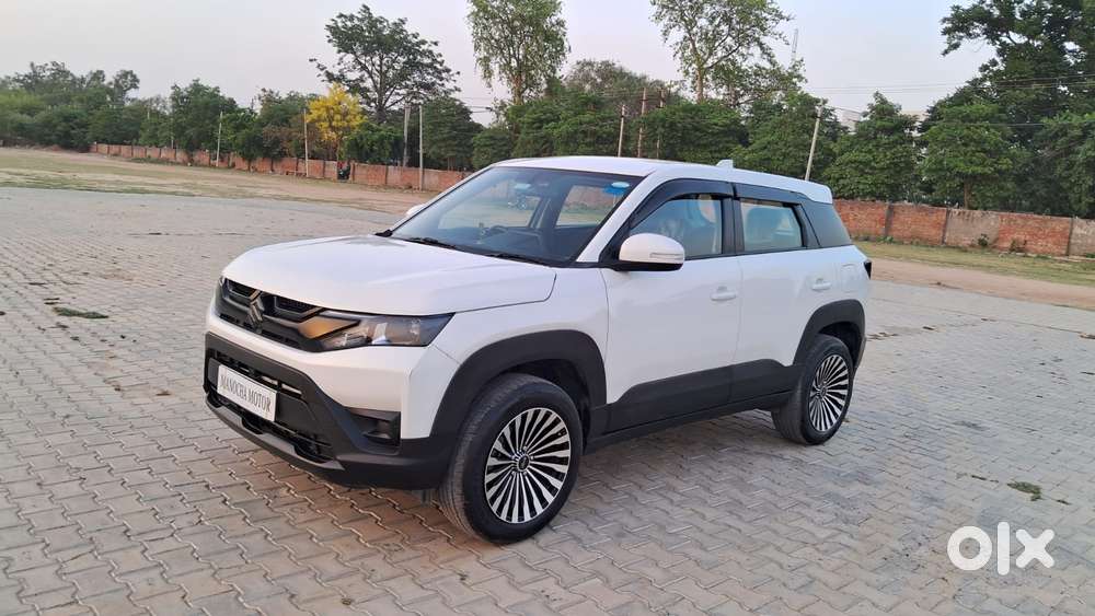 Maruti Suzuki Brezza 1.5 Lxi Smart Hybrid, 2023, Petrol