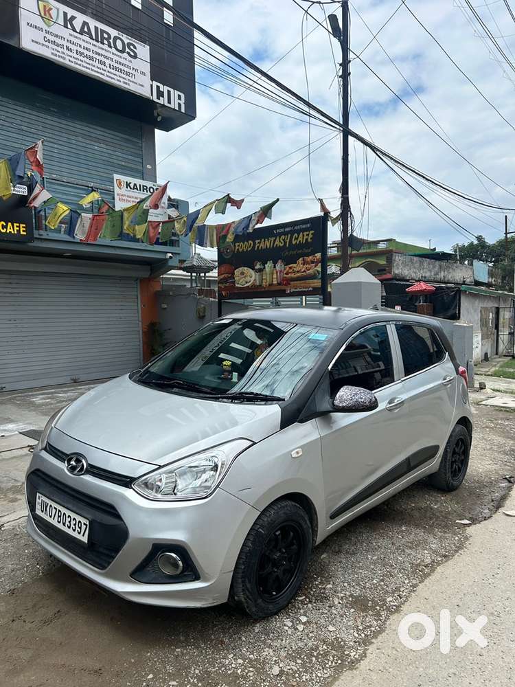 Army Drive Hyundai Grand I10 2016 Petrol Well Maintained