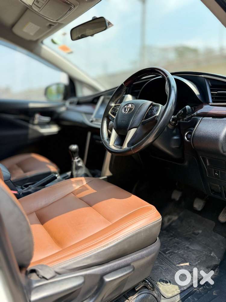 Toyota Innova Crysta 2.4 Vx Mt 8s, 2017, Diesel