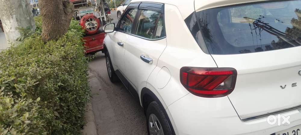 Hyundai Venue Petrol 2021