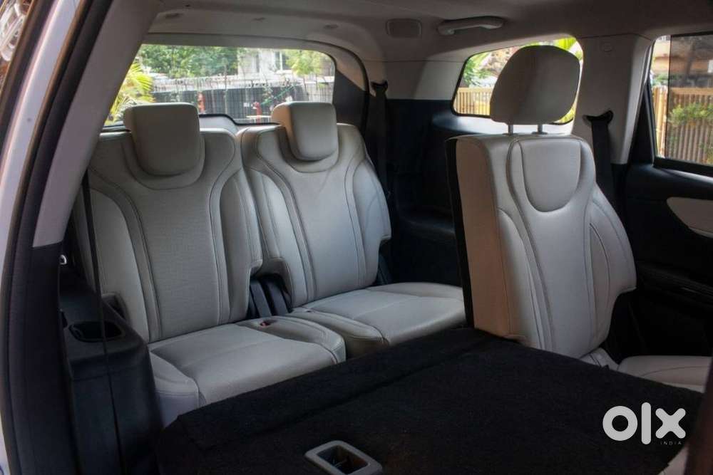 Mahindra Xuv700 2.0 Ax 7 Petrol At Luxury Pack Str, 2023, Petrol