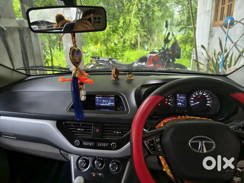 Tata Nexon Xm (petrol)very  Good Condition
