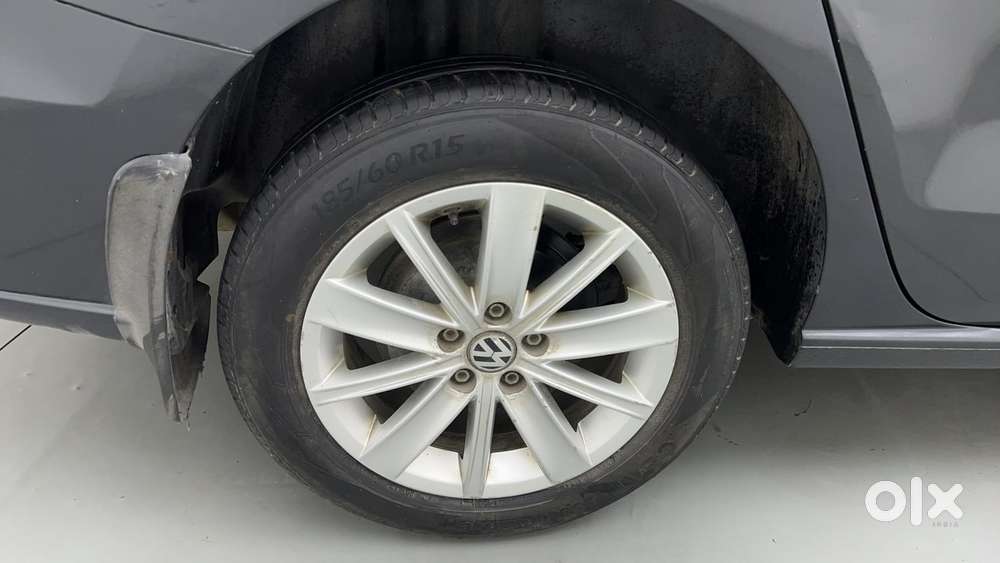 Volkswagen Vento 2010-2013 Petrol Highline, 2015, Petrol